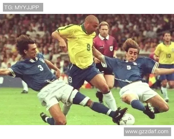 全球足球巨星盘点:那些改变比赛历史的传奇人物 全球足球巨星盘点:那些改变比赛历史的传奇人物