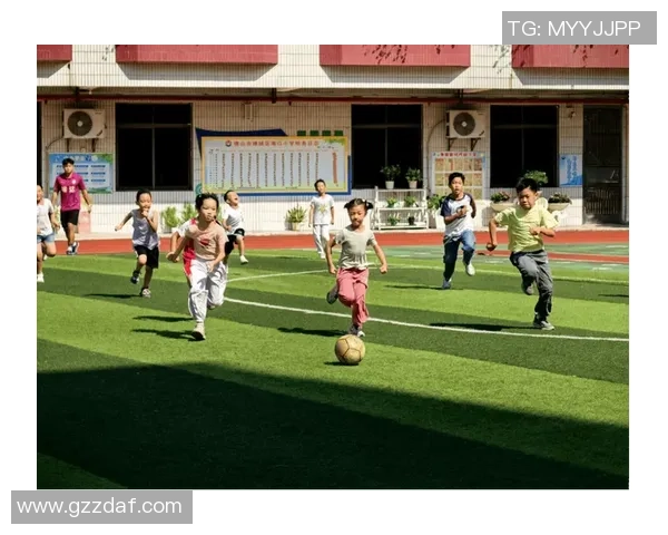 暑期学足球乐趣无穷培养团队精神与个人技能的完美结合